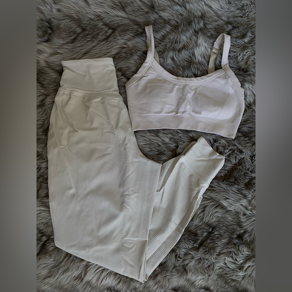 NWOT PowerSoft Set - Seamless Ribbed Sports Bra & High-Waisted  7/8 Joggers